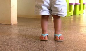 Pai é condenado por deixar filho de 4 anos sozinho em casa