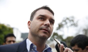 Nunes Marques suspende pesquisa eleitoral que apontava queda de Flávio Bolsonaro