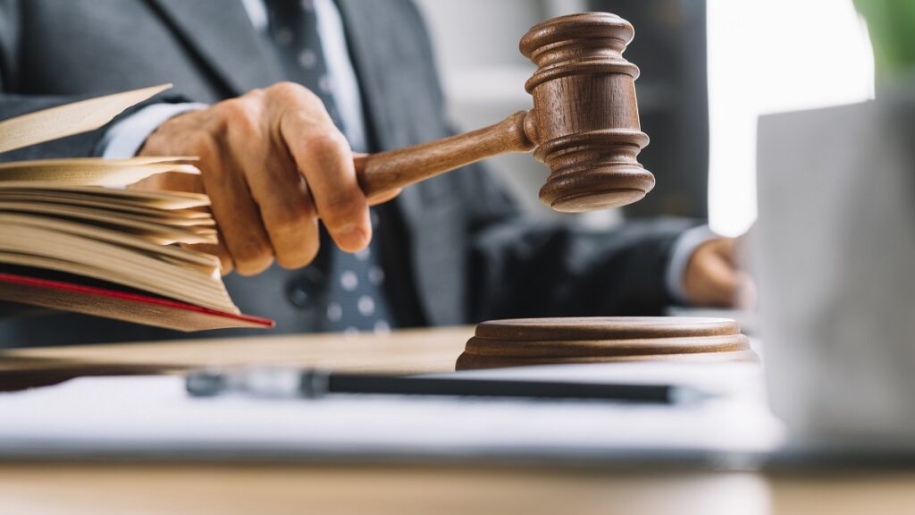 CCJ da Câmara aprova fim da aposentadoria como punição para juízes