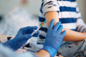 CFM pede opinião médica sobre obrigatoriedade de vacinação infantil contra a Covid-19
