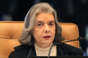 Cármen suspende retorno de criança ao Reino Unido por indício de violência doméstica