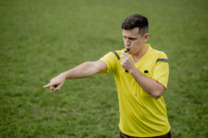 Jogador é condenado a indenizar árbitro por xingamentos em jogo de várzea