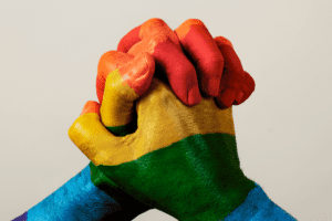 Judiciário amplia resposta a casos de discriminação contra pessoas LGBTQIA+