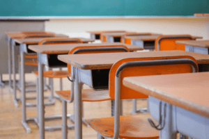 Escola é condenada por conduta de professora com criança em sala de aula