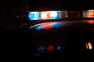 Estado é condenado por conduzir mulher na mesma viatura que seu marido e agressor