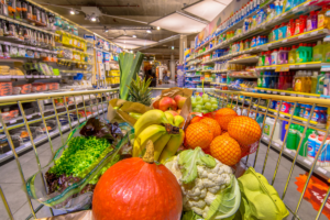Supermercado é condenado a pagar indenização de R$ 4 mil após cliente escorregar e cair