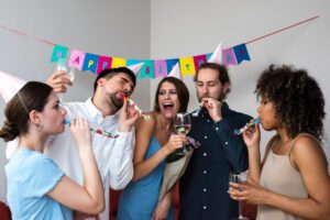 TRT reverte justa causa de atendente que postou vídeo em aniversário durante atestado